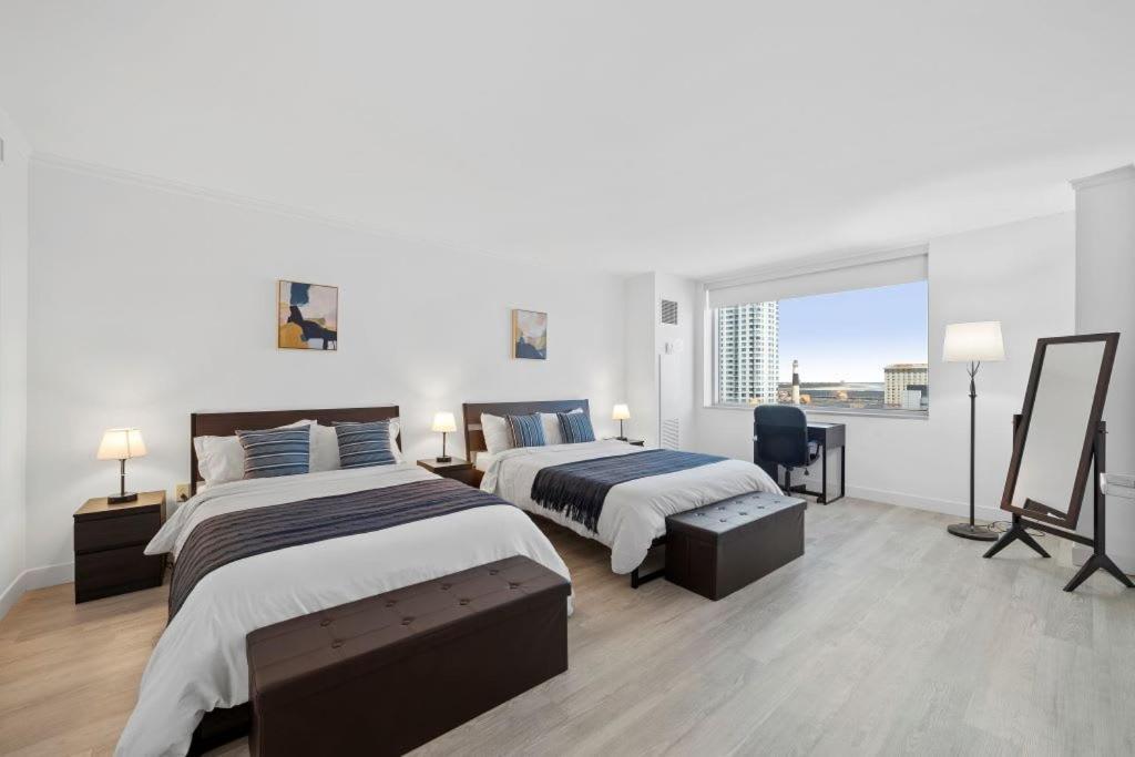 Two Modern On The Boardwalk By Cozysuites *