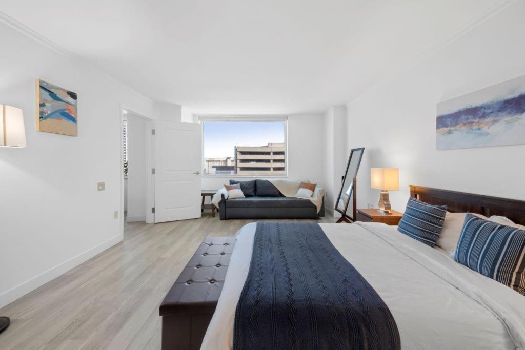 Two Modern On The Boardwalk By Cozysuites Apartment