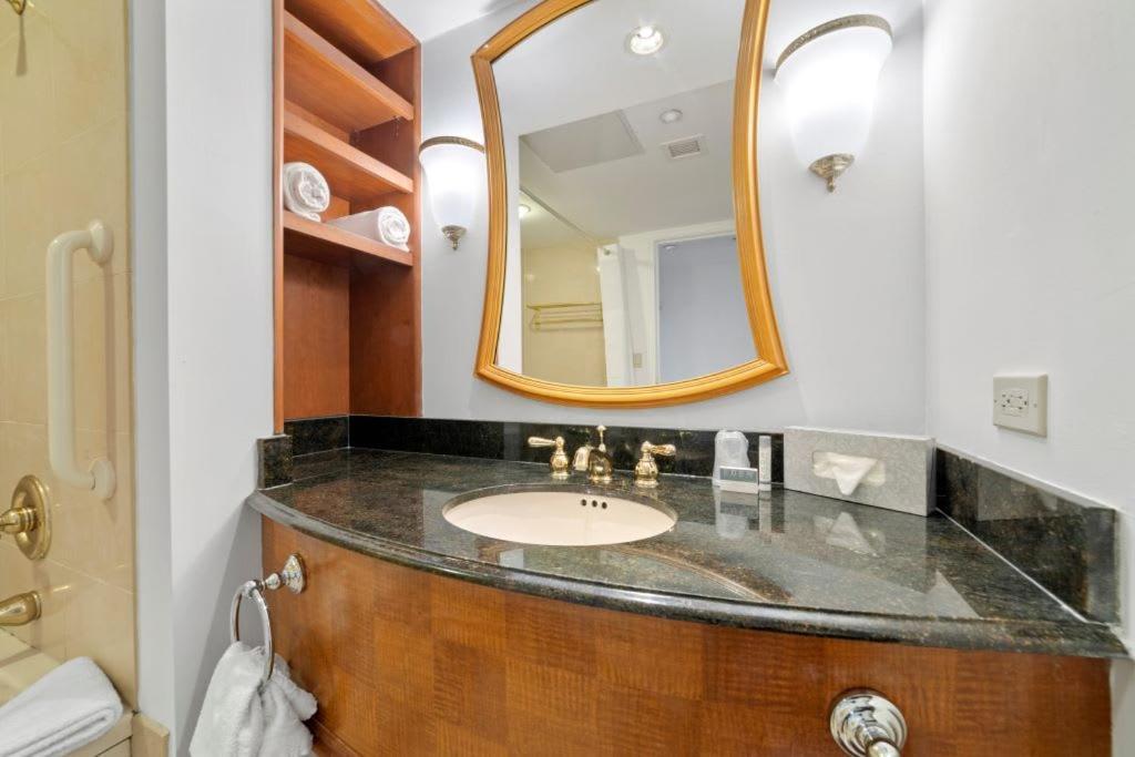 Two Modern On The Boardwalk By Cozysuites Apartment